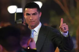 Vì sao Ronaldo dính án phạt ở MU nhưng Al Nassr phải gánh?