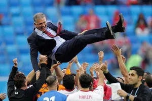 ‘Cánh tay mặt’ của Sir Alex có nhiệm vụ lớn ở Qatar