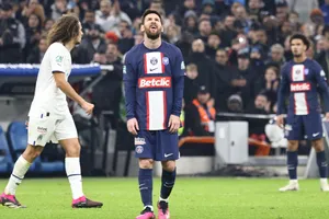 Marseille đá cho nhà vô địch World Cup im tiếng