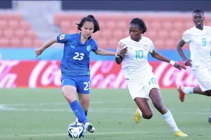 Thua Play-off World Cup, Thái Lan ở lại rèn quân để lật ngôi “hậu” tuyển Việt Nam