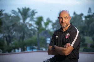 Sanchez chuẩn bị đối đầu đội trẻ Việt Nam thì được Iran 'để mắt'