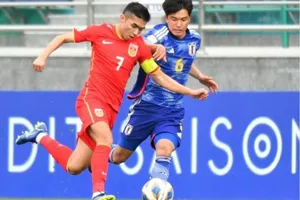 Cầu thủ Trung Quốc không ghi bàn nhưng Nhật phải ngược dòng bở hơi tai