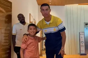 Clip giấc mơ được gặp Ronaldo của bé Nabil Saeed thành hiện thực