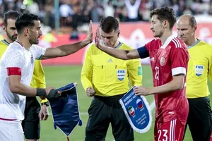 Clip "hậu trường" tuyển Nga đá giao hữu với tuyển Iran... “thời cấm vận”