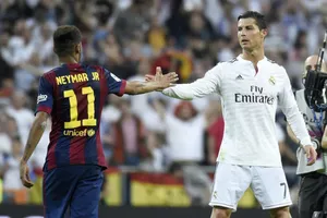 Eddie Howe kêu gọi Ronaldo và Neymar về Newcastle