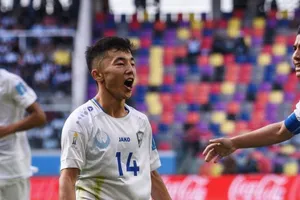 Nhà vô địch châu Á vẫn chưa biết mùi chiến thắng