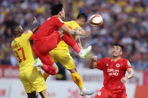 Đội Công An Hà Nội 'phả hơi nóng vào gáy' Thanh Hóa sau vòng 11 V-League