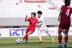 Hat-trick của Thawanrat đưa Thái Lan vào chung kết gặp Việt Nam