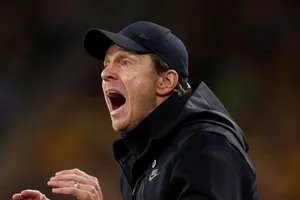 Kerr chấn thương phải ra sân nhằm cứu vãn tuyển nữ Úc