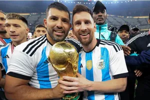Aguero tiết lộ chuyện Messi chọn Inter Miami