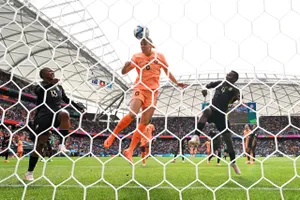 “Kẻ bướng bỉnh” Nam Phi dừng cuộc chơi