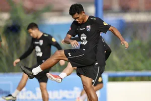 Bóng đá Thái Lan phải chơi theo kiểu Nhật