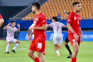 Ngay lượt trận đầu Asiad 19 đã có “mưa gôn”