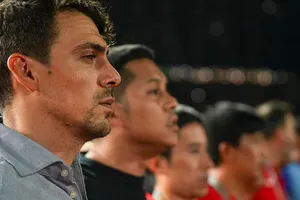 Thuyền trưởng Campuchia Felix Dalmas lại “ngồi trên lửa”