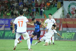 HLV Huỳnh Đức - Chu Đình Nghiêm là tâm điểm vòng ba V-League