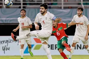 Đàn em Messi và Neymar chạm trán ở tứ kết, Uzbekistan thua nữa là châu Á 'sạch bóng'