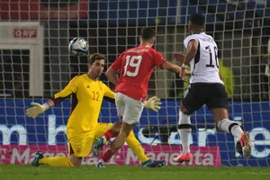 Ai cũng đánh bại được tuyển Đức