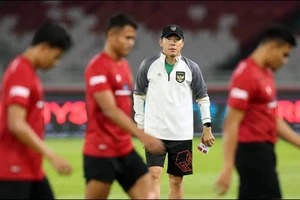 Shin Tae-yong “mong manh dễ vỡ” nhưng phải tỏ ra “cứng rắn”