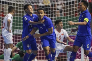 Thua Thái Lan, Việt Nam vẫn vào tứ kết tiếp tục hy vọng chiếc vé World Cup 