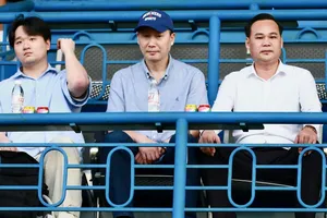 Thầy Kim Sang-sik chê bóng đá Việt Nam, khác gì Guus Hiddink “mắng” bóng đá Hàn Quốc