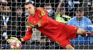 “Người hùng Ukraine” Lunin của Real Madrid sẽ bắt chính ở chung kết Champions League?