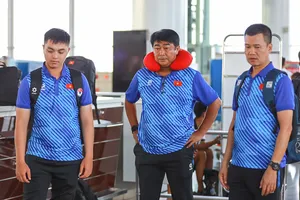 HLV Trần Minh Chiến “mang chuông đi đánh xứ người”