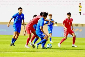 Để Thái Lan ngược dòng phút bù giờ, Việt Nam bị chặn lại ở bán kết