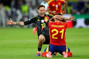 Oyarzabal đưa Tây Ban Nha lên ngôi lần thứ tư