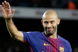 Bạn của Messi, HLV Mascherano coi chừng “dính đòn” nặng vì thiếu hiểu biết