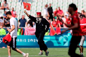 Từ chối bàn thắng của Medina và hoãn trận hơn 1,5 giờ không ngoài luật bóng đá 