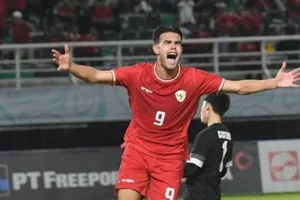 Indonesia lên ngôi nhờ tiền đạo mới nhập tịch 5 ngày trước giải