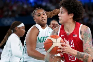 Ngôi sao bóng rổ Mỹ từng ngồi tù ở Nga thi đấu ra sao ở Olympic?