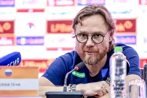 HLV Valery Karpin bắt bài tuyển Thái Lan và muốn thắng để vô địch sớm