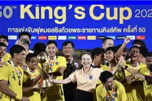 Tuyển Thái Lan vừa “quy hoạch” theo mô hình Indonesia liền dẹp bỏ