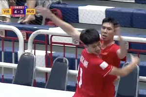 Tuyển Việt Nam ngược dòng kịch tính đánh bại Úc 5-4 vào chung kết