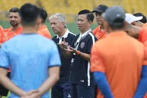 HLV Hoàng Anh Tuấn chia tay B. Bình Dương