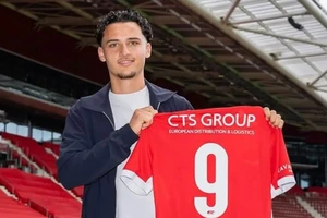 Tiền đạo D. Schepper- ông bà tôi người Indonesia, bố tôi sinh ra tại Hà Lan tôi muốn khoác Indonesia