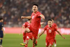 Đáng nể tuyển Việt Nam, bất bại và lên ngôi