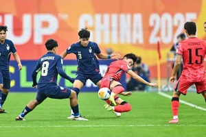 Nhìn hai đại diện Đông Nam Á rời “biển lớn”