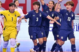 Tuyển Thái Lan đẩy Việt Nam vào gặp Nhật Bản tại tứ kết