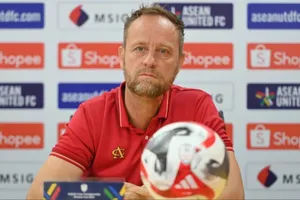 Mới đoạt Siêu cúp, HLV Mano Polking được cân nhắc dẫn dắt tuyển Singapore