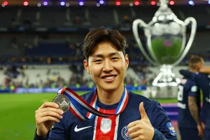 Ngôi sao Lee Kang-in số 2, ai là số 1?