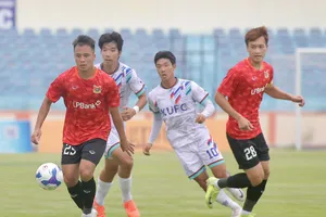 Sinh viên Hàn Quốc chia điểm với tân binh V-League Ninh Bình