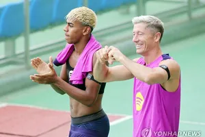 Ngôi sao Yamal ghi bàn như... máy ở Seoul