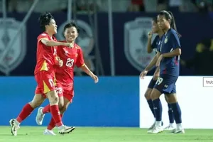 Tuyển Việt Nam đánh bại Thái Lan, chờ đối thủ ở bán kết