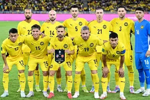 Vì sao bóng đá Malaysia bưng bít rồi ông Ayub từ chức trong im lặng?