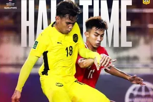 Tuyển Malaysia không cho Lào “chuyển quà” cho tuyển Việt Nam