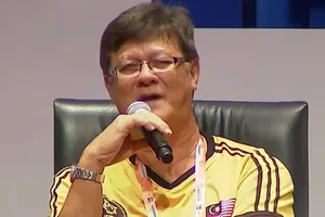 Cựu danh thủ Malaysia James Wong: ‘Chấp nhận đi, kiện tụng là đốt tiền’