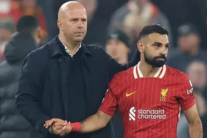 Bóng đá Saudi Arabia làm như thế làm sao Slot “giáo dục” Salah