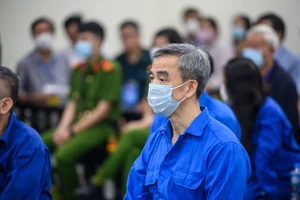 Cựu Giám đốc Bệnh viện Tim Hà Nội: Thiếu vật tư nên cho doanh nghiệp gửi để sử dụng trước